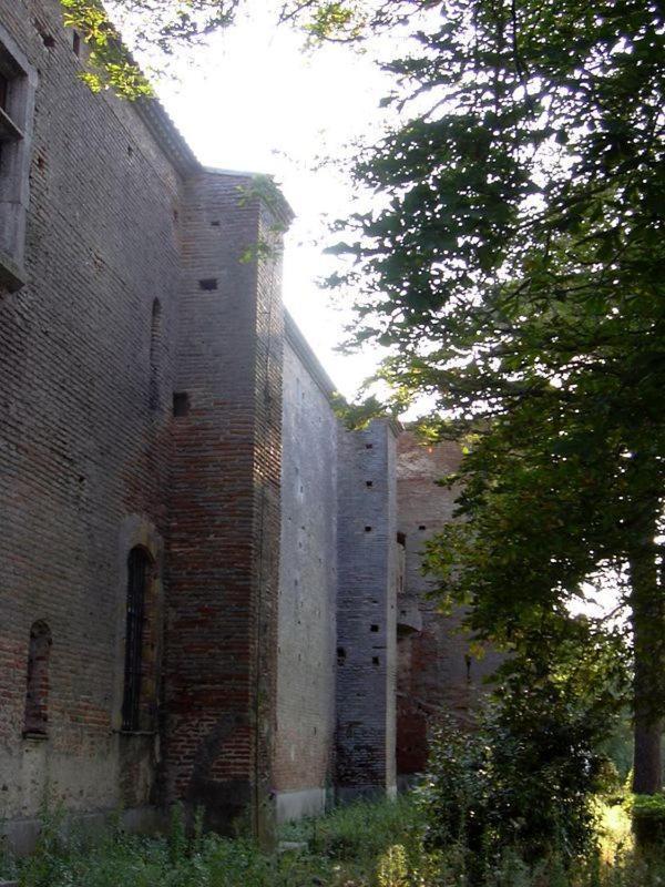 Chateau De * Vallegue