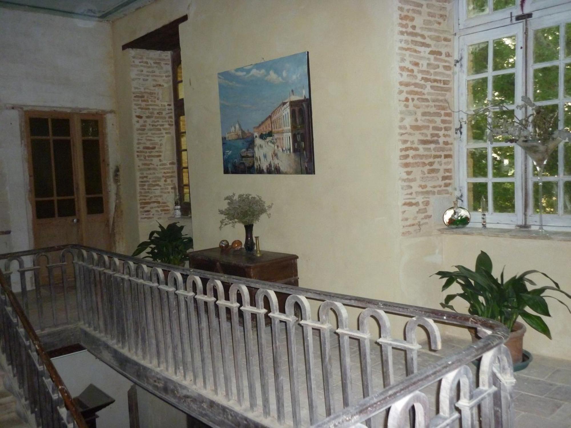 Chateau De Vallegue