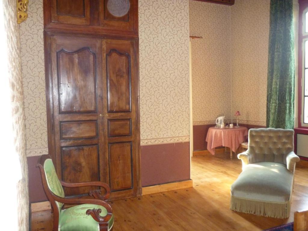Guest house Chateau De Vallegue