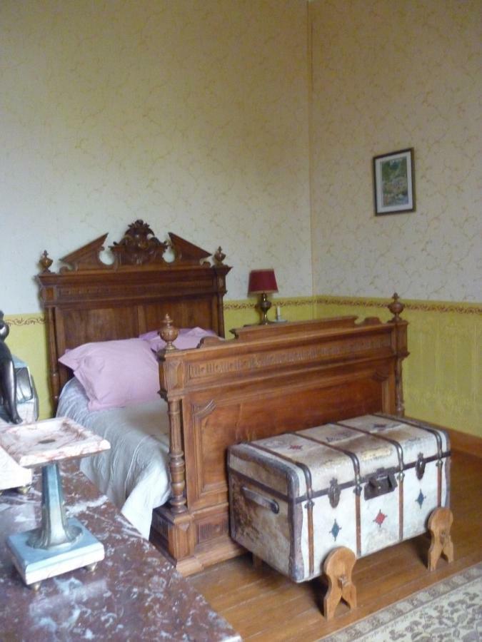 Guest house Chateau De *