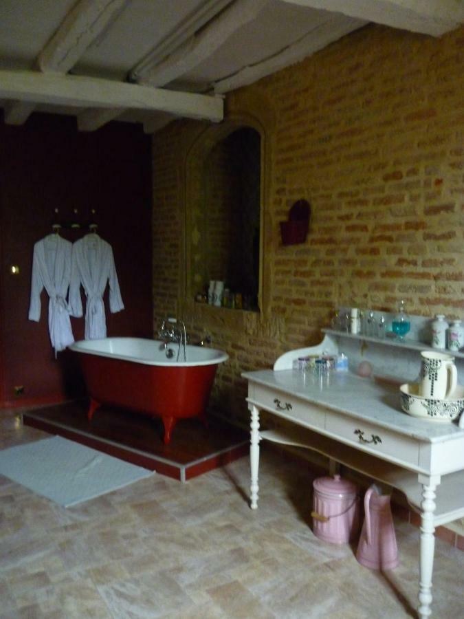 Guest house Chateau De *